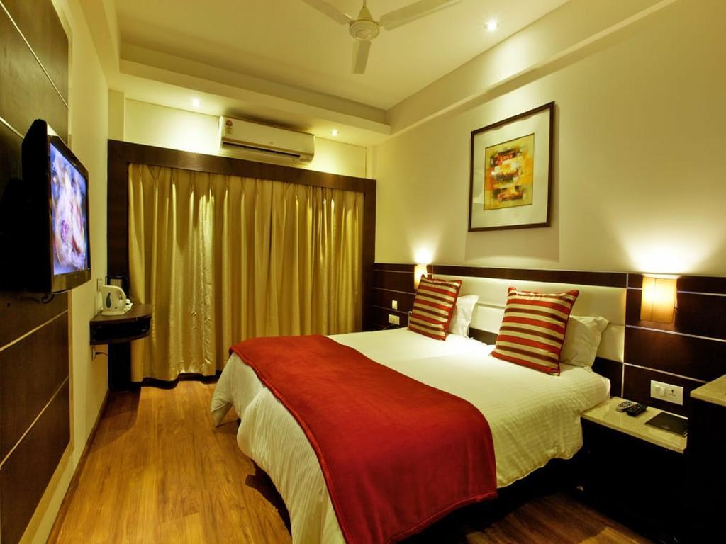 Surya Royal Hotel Kota  Buitenkant foto