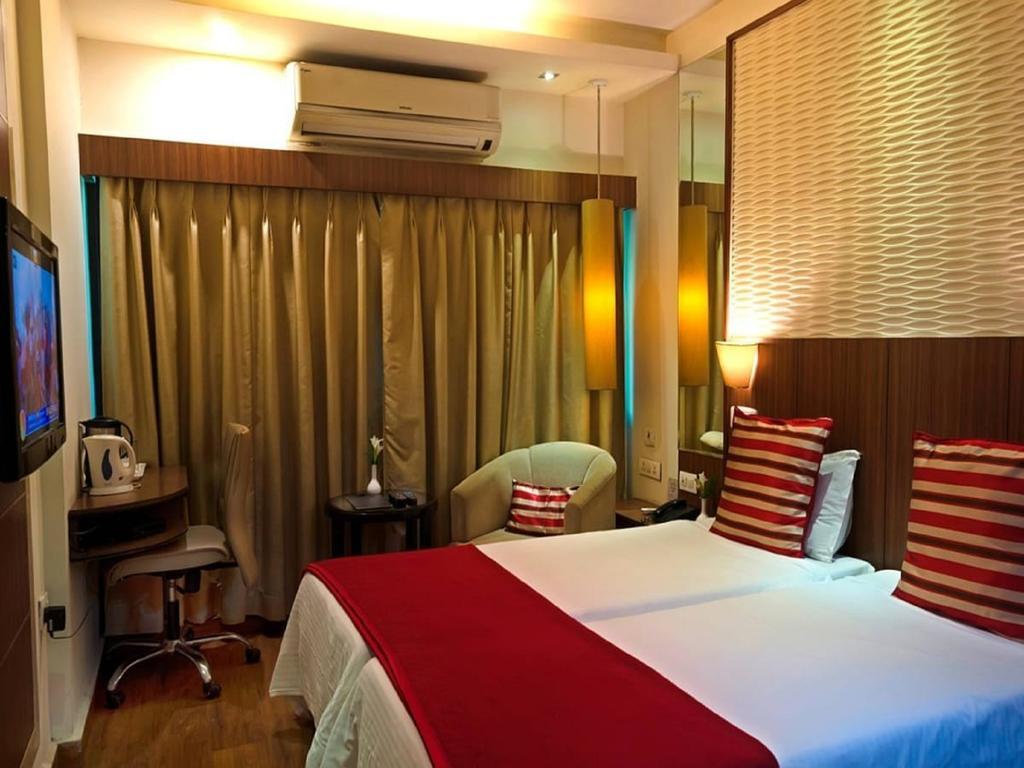 Surya Royal Hotel Kota  Buitenkant foto