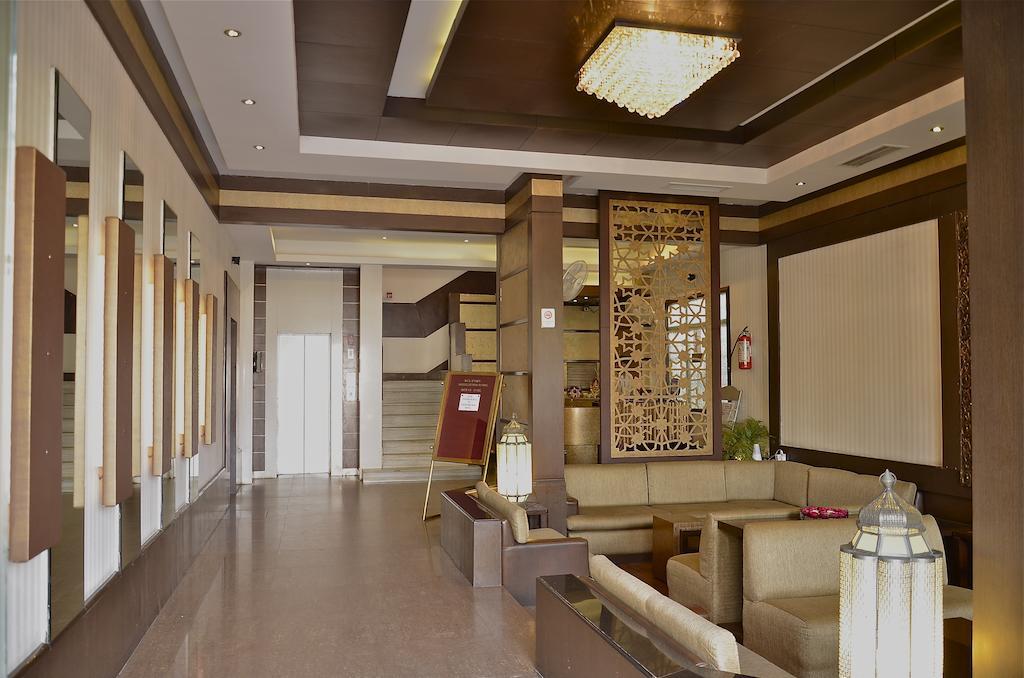 Surya Royal Hotel Kota  Buitenkant foto