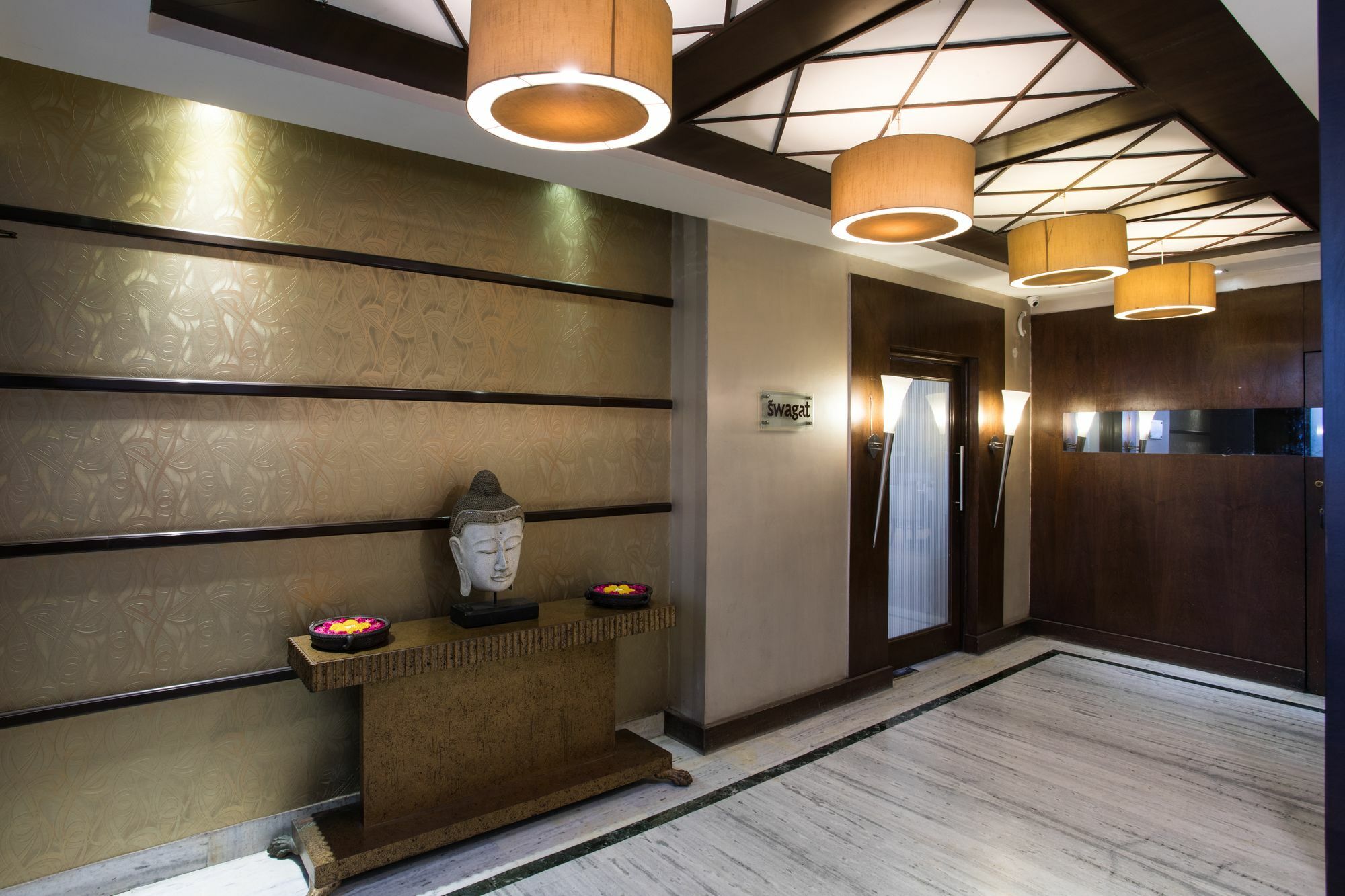 Surya Royal Hotel Kota  Buitenkant foto